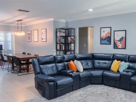 1601 N 73rd Terrace Hollywood FL 33024