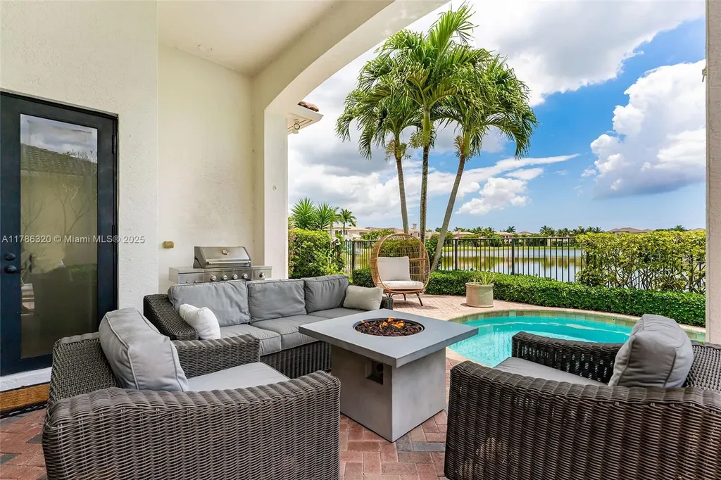 17937 Villa Club Way Boca Raton FL 33496