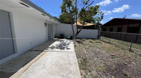 15014 SW 113th Place Miami FL 33176