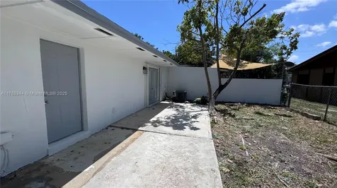 15014 SW 113th Place Miami FL 33176