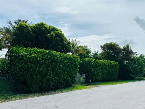 29035 Maine Road Homestead FL 33033