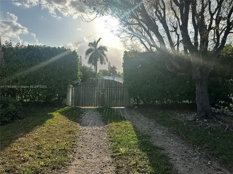 29035 Maine Road Homestead FL 33033