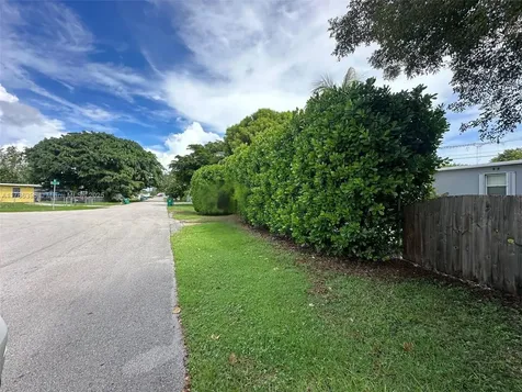 29035 Maine Road Homestead FL 33033