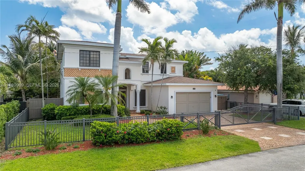 260 NE Wavecrest Court Boca Raton FL 33432