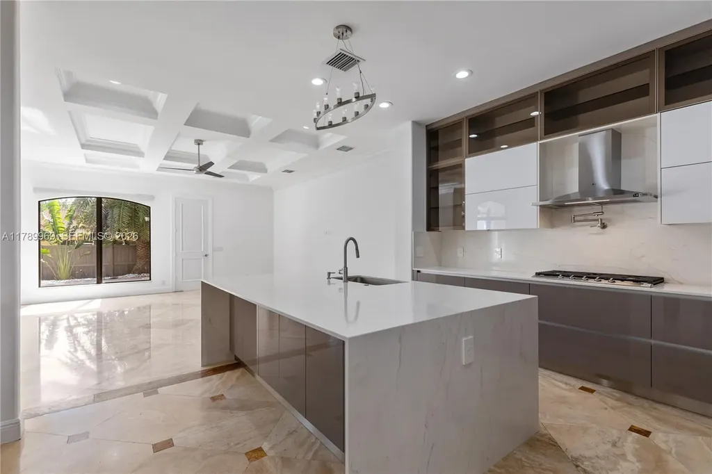 260 NE Wavecrest Court Boca Raton FL 33432