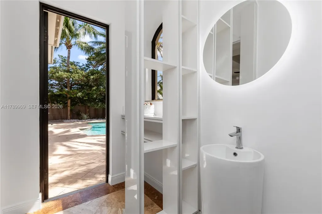 260 NE Wavecrest Court Boca Raton FL 33432