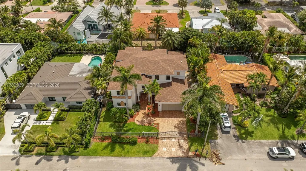260 NE Wavecrest Court Boca Raton FL 33432