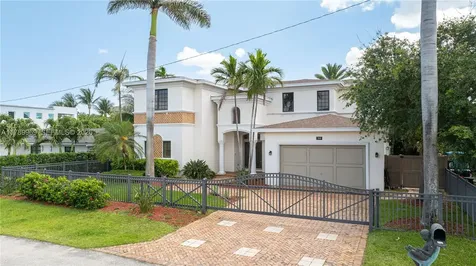 260 NE Wavecrest Court Boca Raton FL 33432