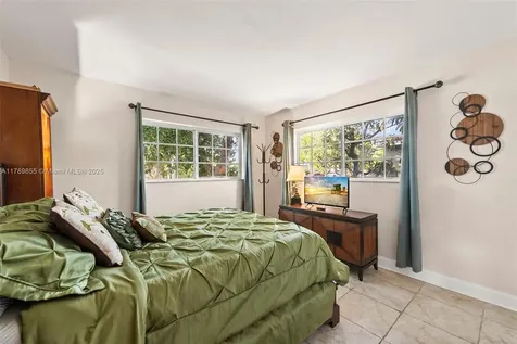 504 SW 10th Street Hallandale Beach FL 33009
