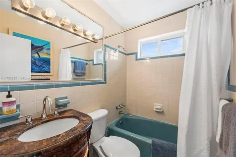 504 SW 10th Street Hallandale Beach FL 33009