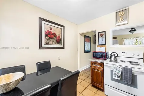 504 SW 10th Street Hallandale Beach FL 33009