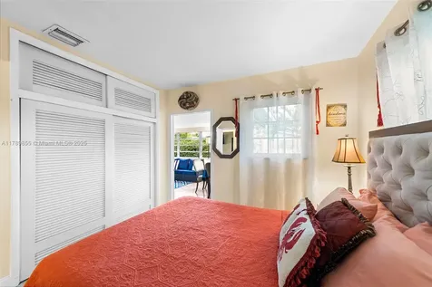 504 SW 10th Street Hallandale Beach FL 33009