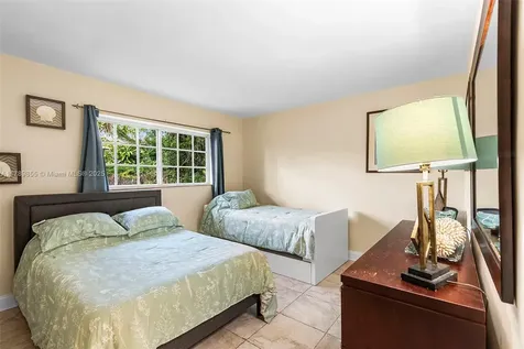 504 SW 10th Street Hallandale Beach FL 33009