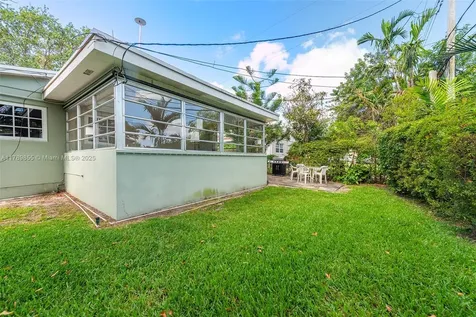 504 SW 10th Street Hallandale Beach FL 33009