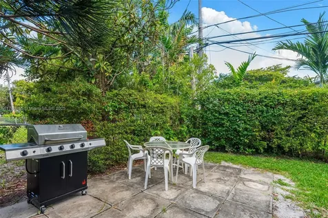 504 SW 10th Street Hallandale Beach FL 33009