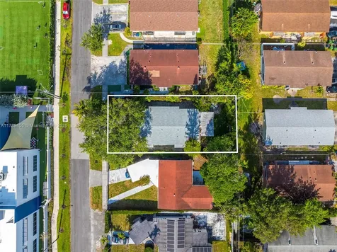 504 SW 10th Street Hallandale Beach FL 33009