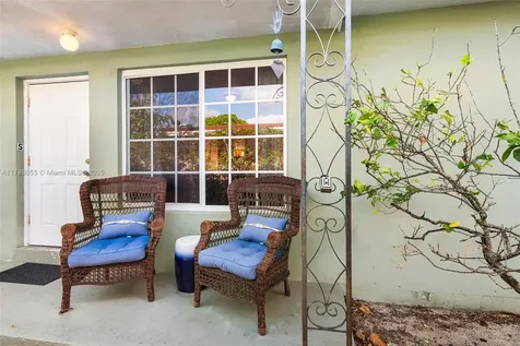 504 SW 10th Street Hallandale Beach FL 33009