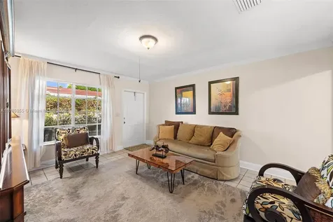 504 SW 10th Street Hallandale Beach FL 33009