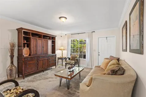 504 SW 10th Street Hallandale Beach FL 33009