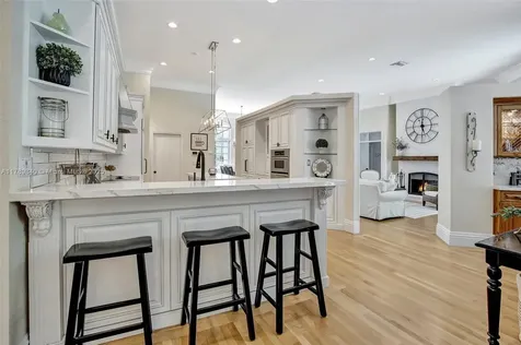 3082 Lakewood Circle Weston FL 33332