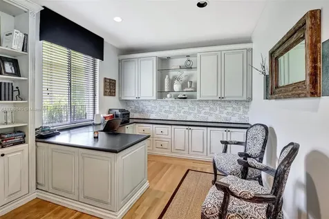 3082 Lakewood Circle Weston FL 33332