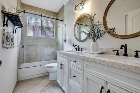 3082 Lakewood Circle Weston FL 33332