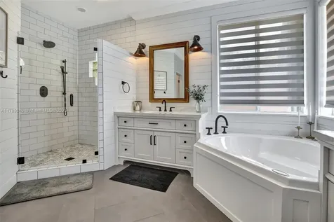 3082 Lakewood Circle Weston FL 33332