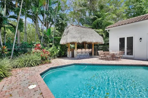 3082 Lakewood Circle Weston FL 33332