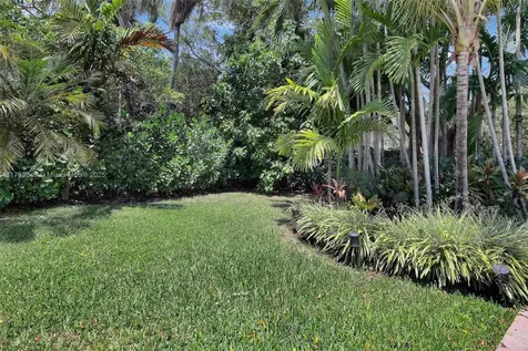 3082 Lakewood Circle Weston FL 33332