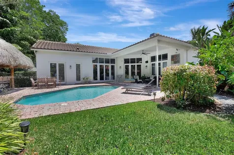 3082 Lakewood Circle Weston FL 33332