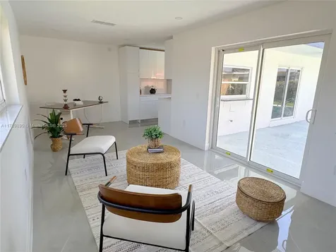 8911 NW 7th Court Pembroke Pines FL 33024