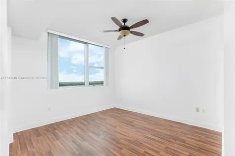 2641 N Flamingo Road Sunrise FL 33323