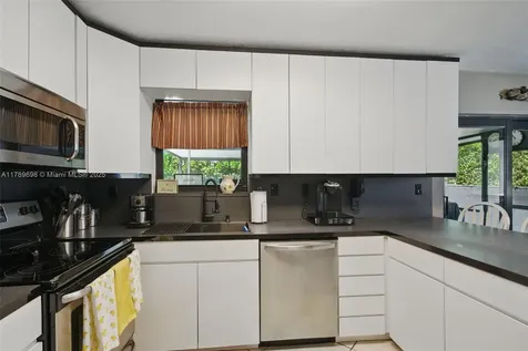 16674 SW 93rd Court Palmetto Bay FL 33157