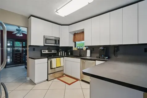 16674 SW 93rd Court Palmetto Bay FL 33157