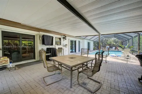 16674 SW 93rd Court Palmetto Bay FL 33157