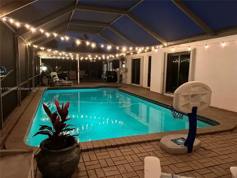 16674 SW 93rd Court Palmetto Bay FL 33157