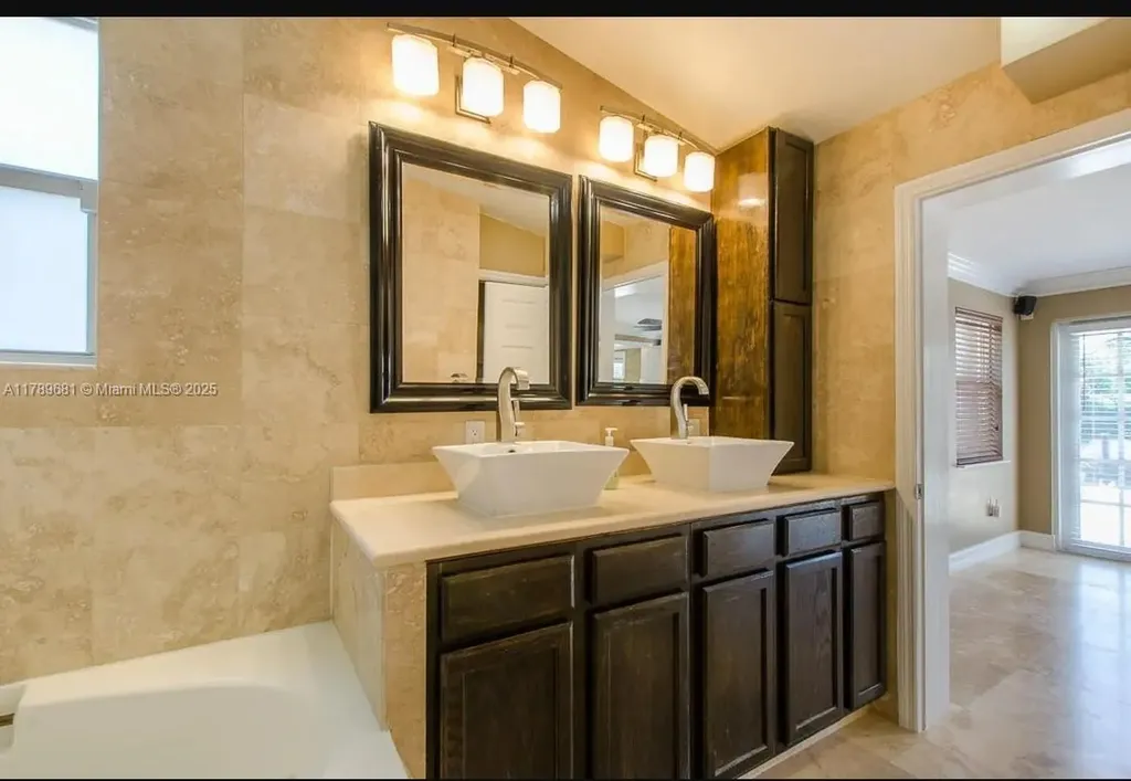 2543 Marathon Lane Fort Lauderdale FL 33312