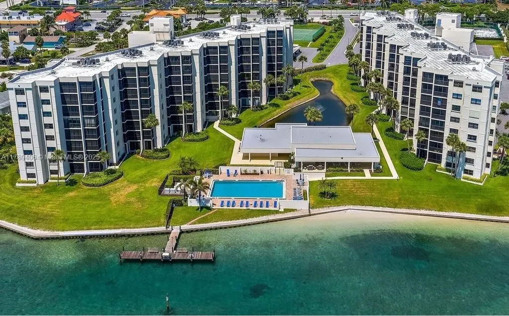 19800 Sandpointe Bay Drive Tequesta FL 33469