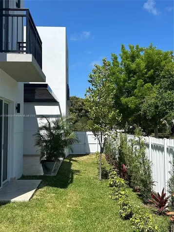 900 SW 24th Road Miami FL 33129