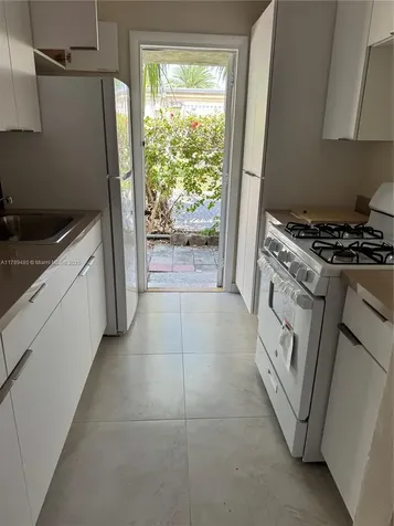 17051 NE 23rd Avenue North Miami Beach FL 33160