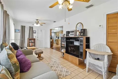 2730 SW 66th Terrace Miramar FL 33023