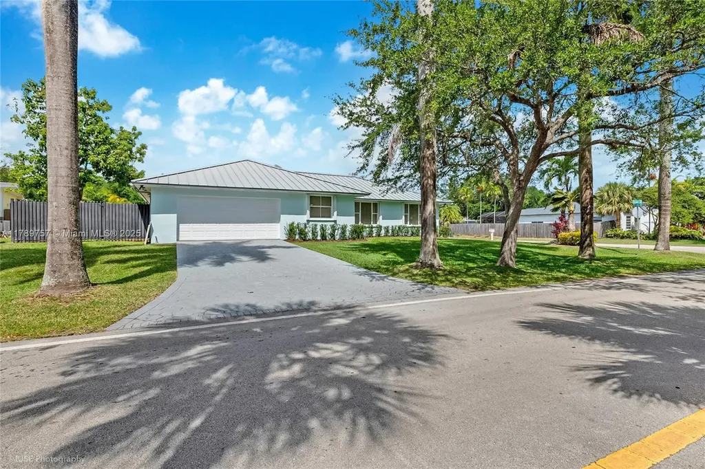 8400 SW 184th Lane Cutler Bay FL 33157