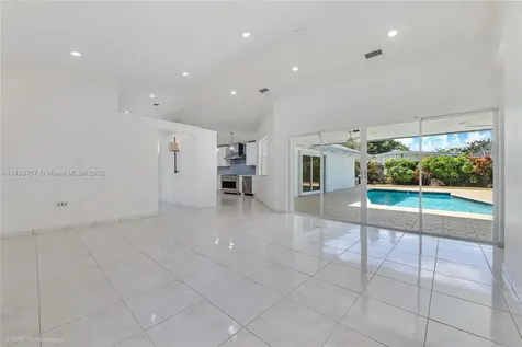 8400 SW 184th Lane Cutler Bay FL 33157