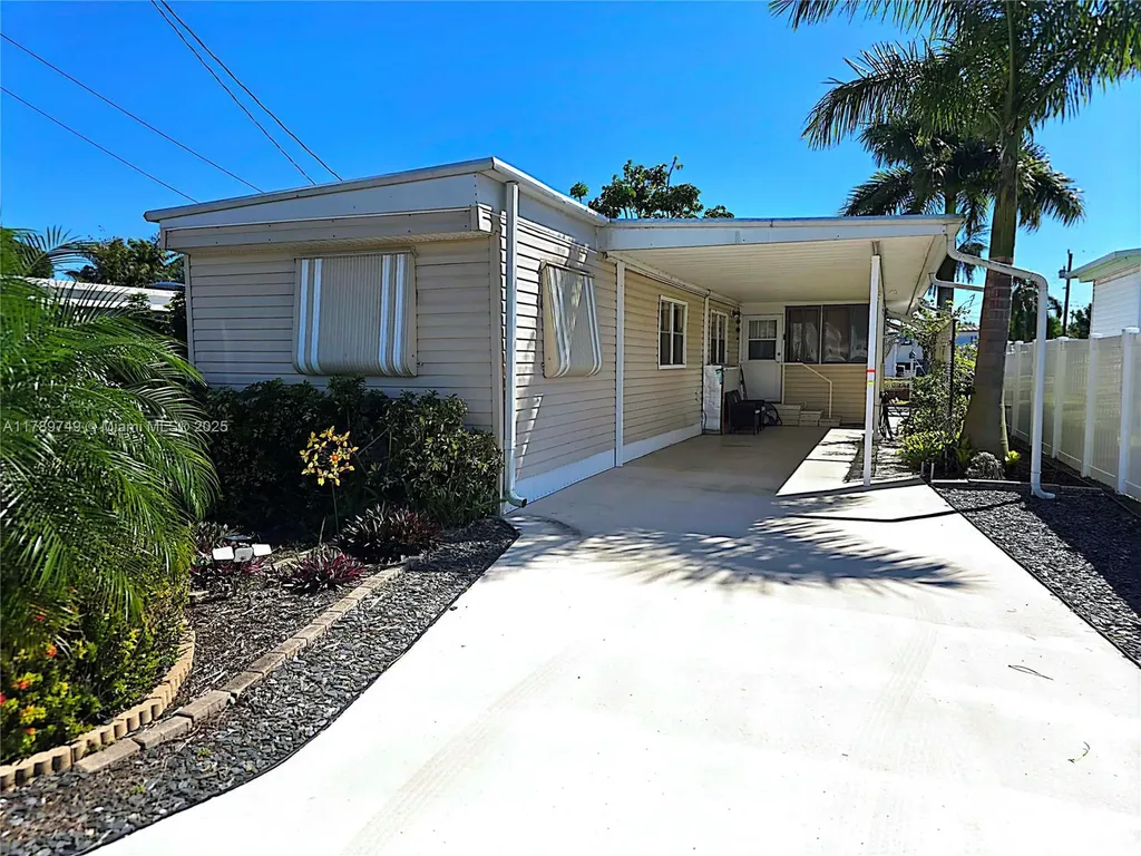 4208 S Shady Lane Boynton Beach FL 33436