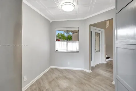 129 Chelsea Lane Plantation FL 33324