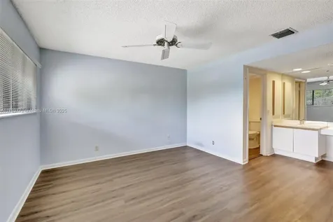 129 Chelsea Lane Plantation FL 33324