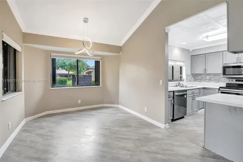 129 Chelsea Lane Plantation FL 33324