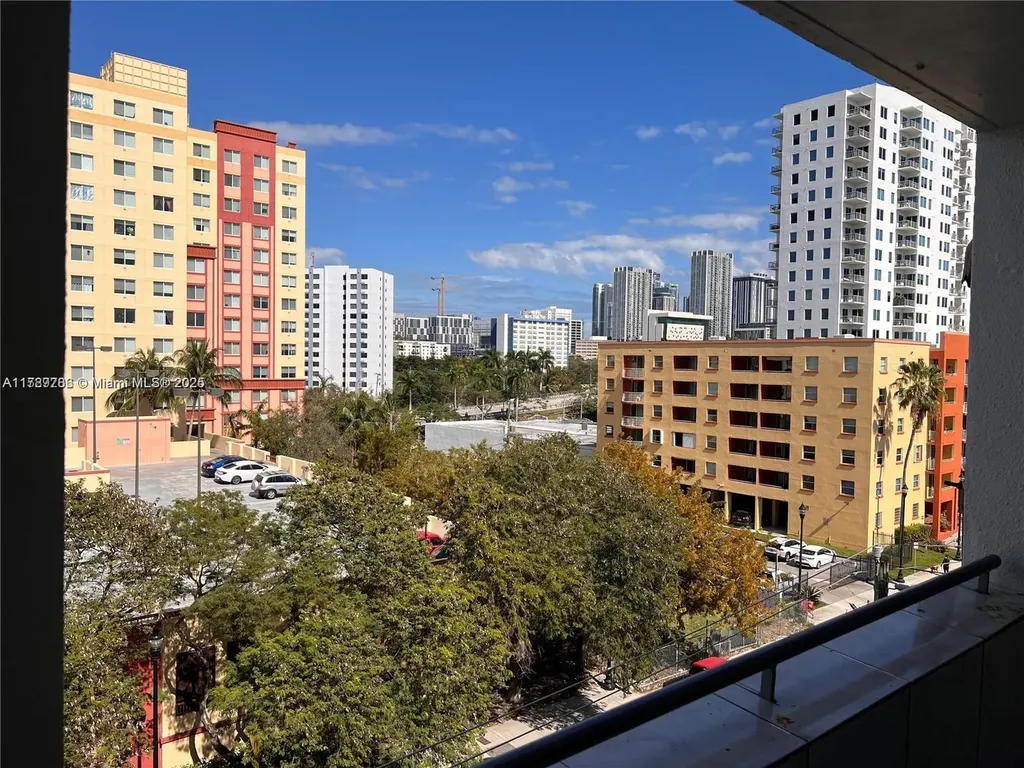 546 SW 1st Street Miami FL 33130