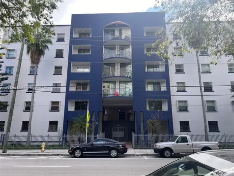 546 SW 1st Street Miami FL 33130