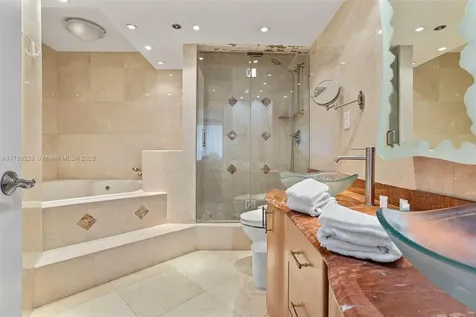5225 Collins Avenue Miami Beach FL 33140